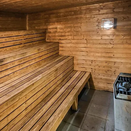 In With Sauna *